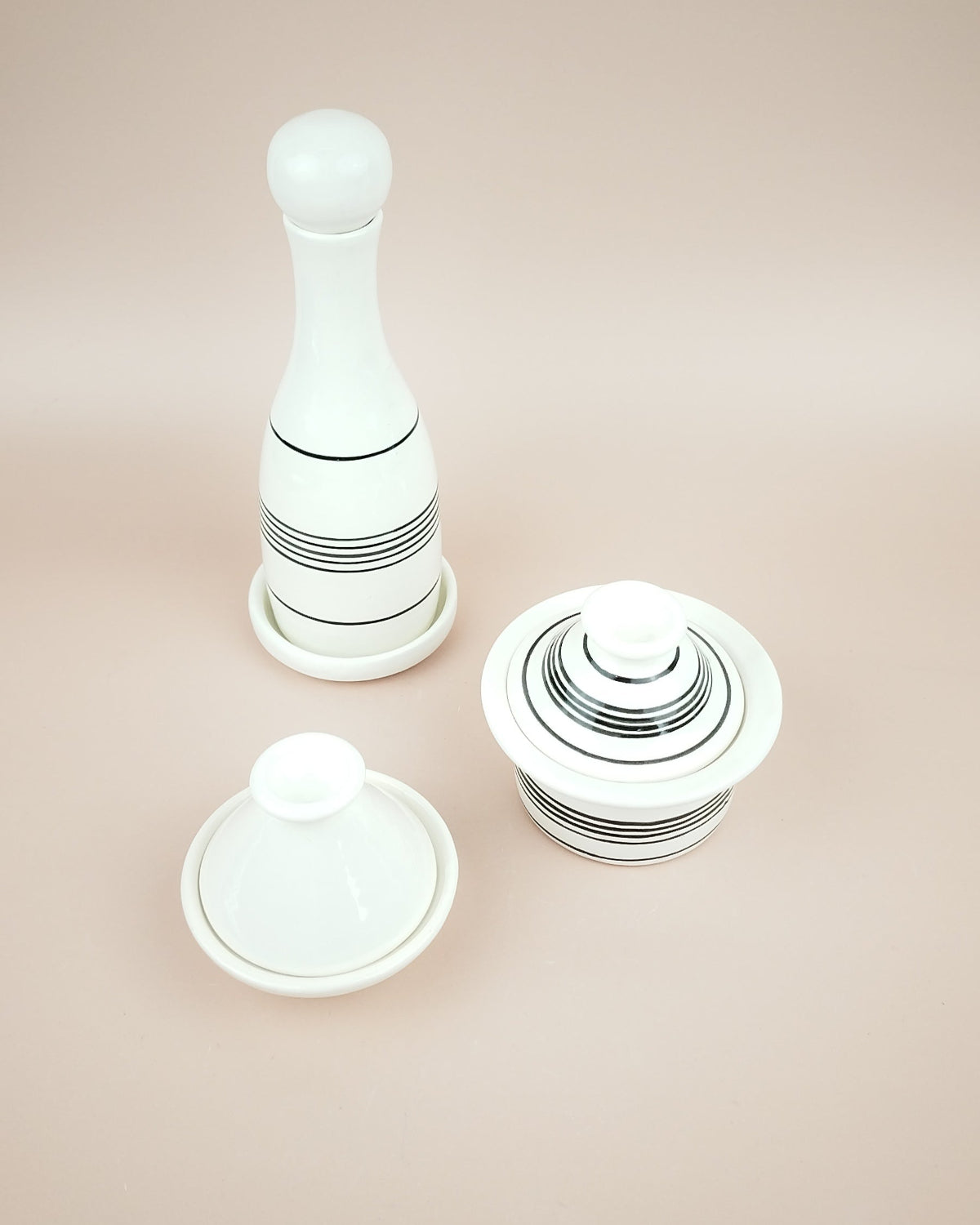 Coffret Noir et Blanc Tajine Blanc Modèle 2