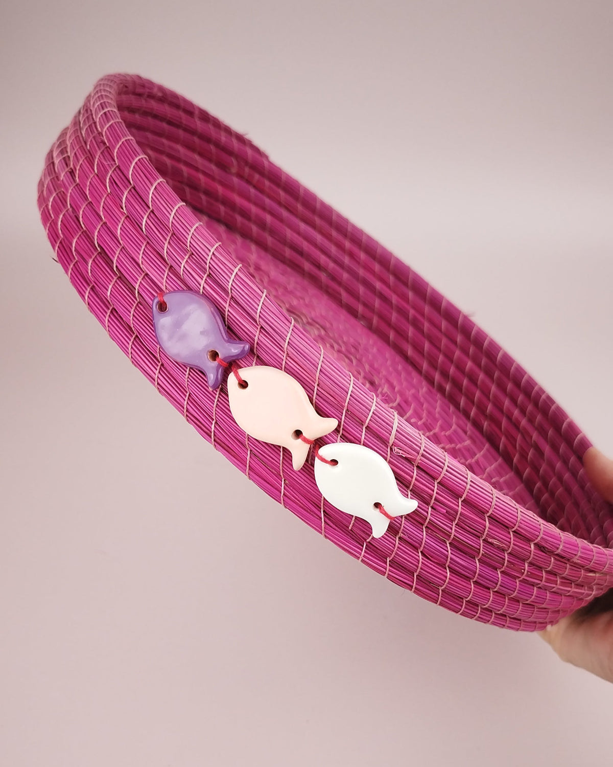 Plateau Jonc Rose Décor Poissons Faïence Violet Rose Blanc 29cm