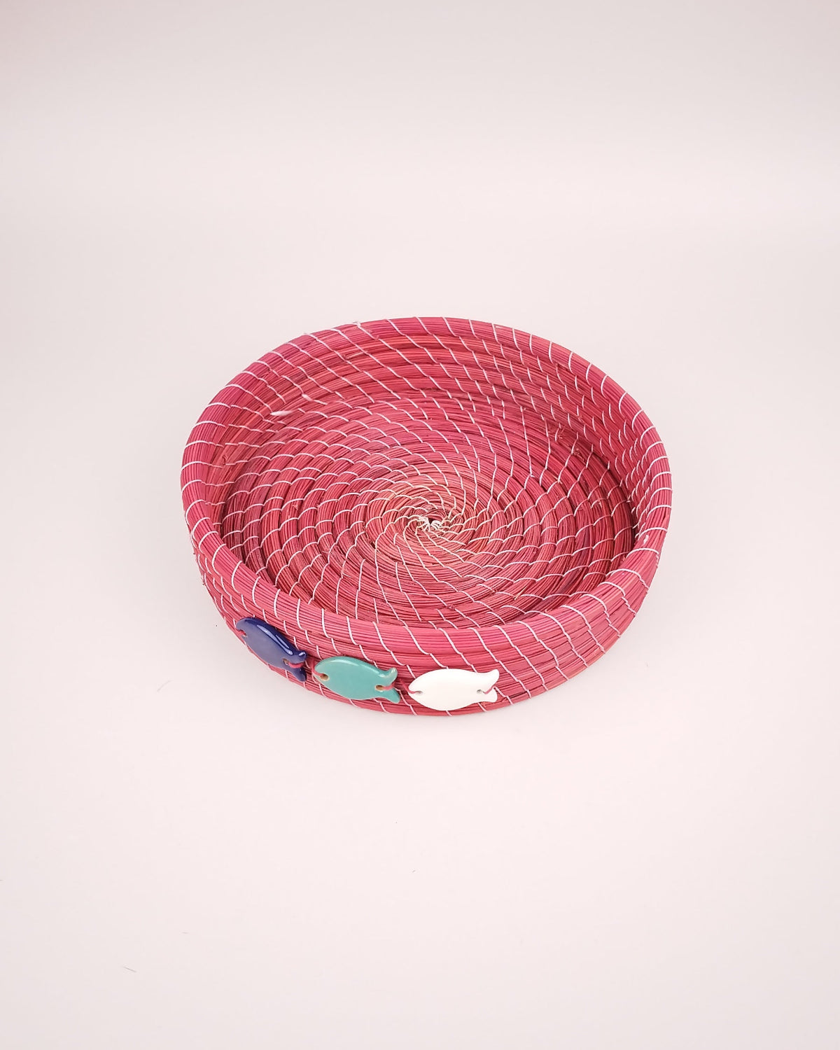 Plateau Jonc Rouge Décor Poissons Faïence Bleu Turquoise Blanc 20cm vue dessus