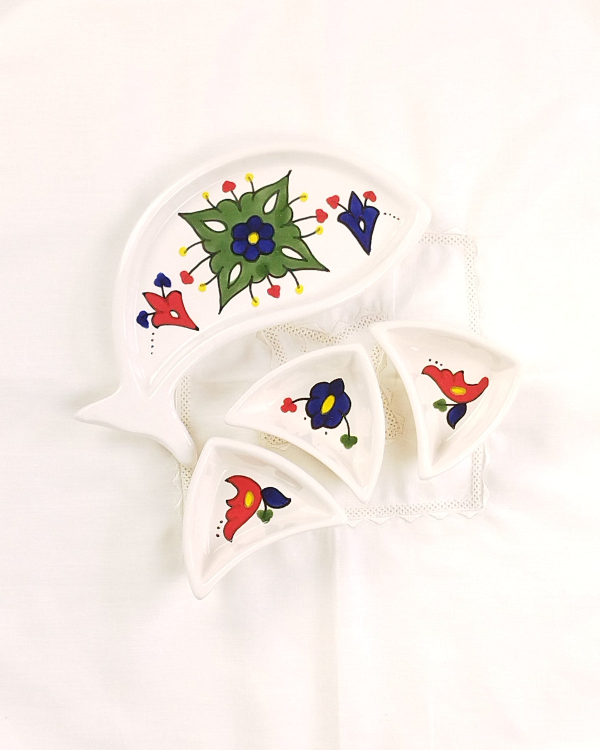 Set apéritif en faïence forme poisson avec 3 raviers modèle 9