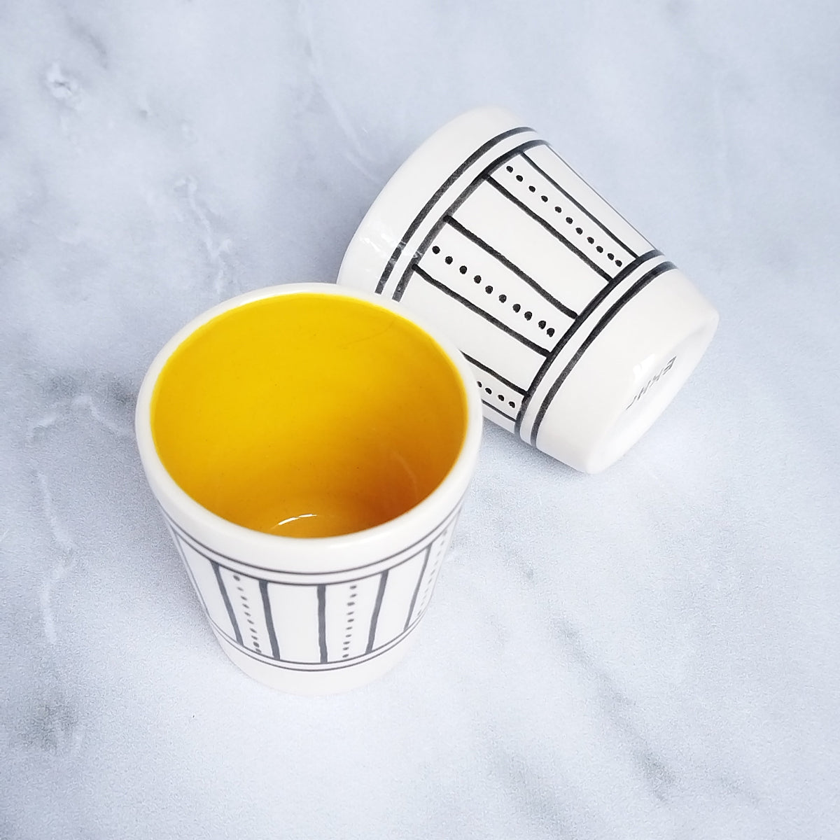 Variante rayures fines points café jaune
