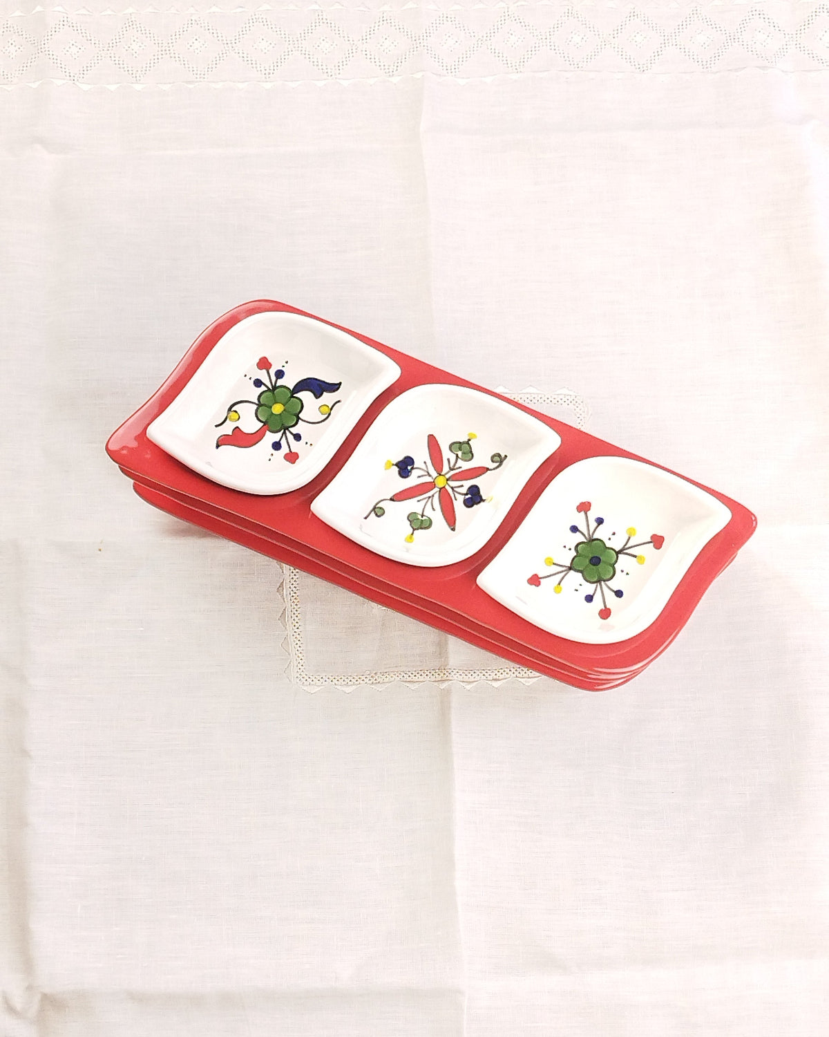 Set Apéritif en faïence ravier Feuilles - Base Rouge - Modèle 3