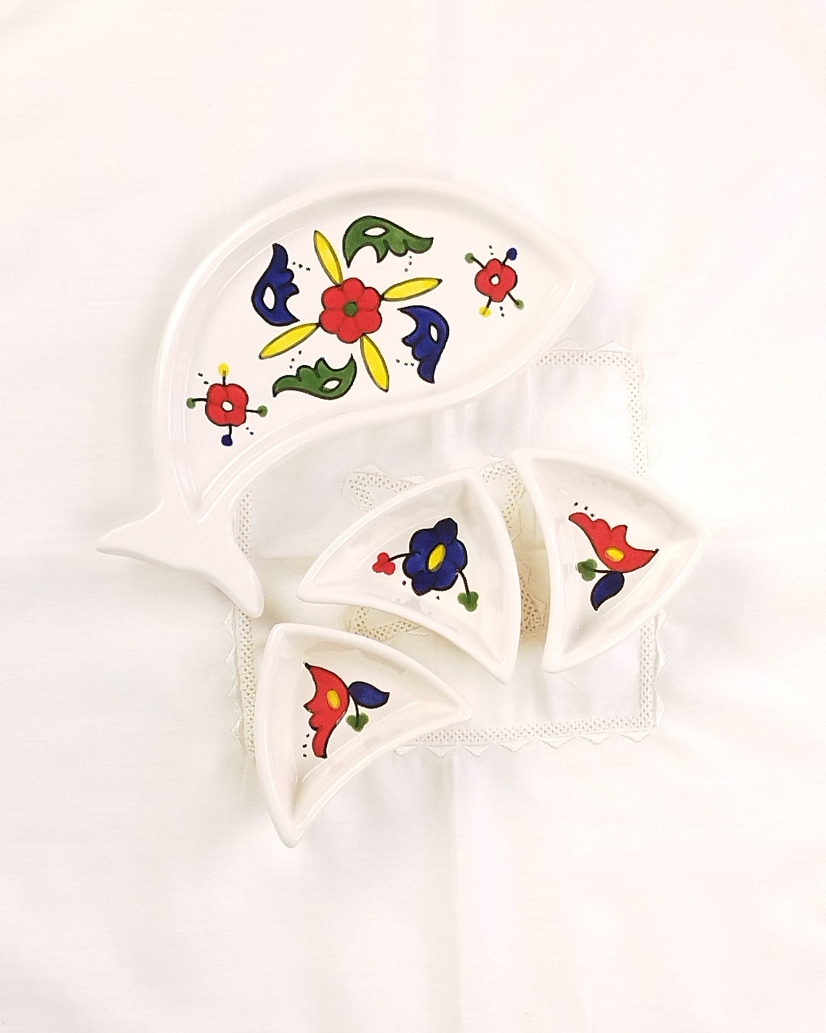 Set apéritif en faïence forme poisson avec 3 raviers modèle 5